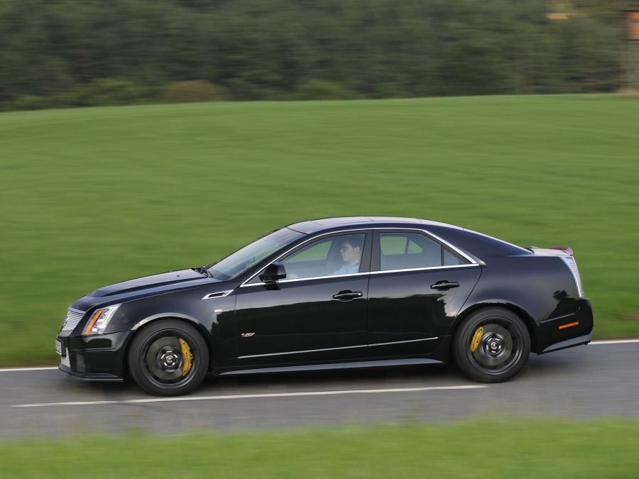  Cadillac CTS-V 2010 года  (EU) (фото 9 из 14)